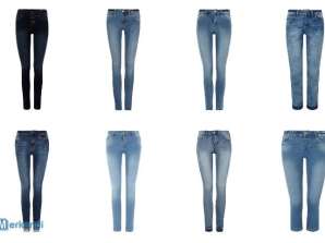 Skinny Jeans tragen Frau Straße - REF: VAQ13061904