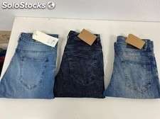 Clearance in Top Brands of Men's Jeans - Lot of 100 Pieces