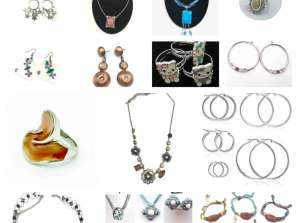 Costume jewelery and accessories offer pallet assortment