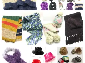 Különböző téli kiegészítők tételben: kalapok, kesztyűk és sálak nőknek, férfiaknak és gyerekeknek