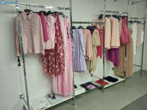 Dametøj Clearance Stock Lot - Masser af 50 stykker inklusive kjoler, toppe, bukser, sweatshirts, jakker - Størrelse: 2 til 22