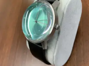 Resposten klasse 14 designhorloge in een geschenkverpakking NIEUW & OVP.