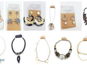 Assorted set of necklaces and earrings in steel and natural stone