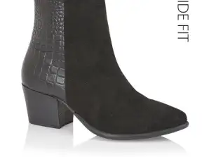 Женские черные кожаные сапоги на каблуке на молнии