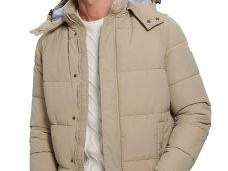 Moška jakna GUESS - veleprodajna cena 60,48 € in maloprodaja 240 € | Moda in luksuz več blagovnih znamk