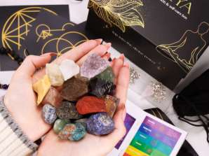 Зоря Кутия с естествени камъни за чакри