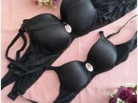 Women's bras for wholesale offer a combination of fashion and comfort with different color variations.