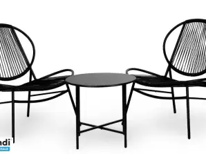 Set aus Rattan-Gartenmöbeln, Metallstühlen und schwarzem Tisch