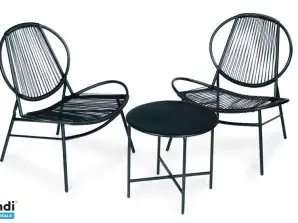 Conjunto de muebles de jardín de ratán, sillas metálicas y mesa negra