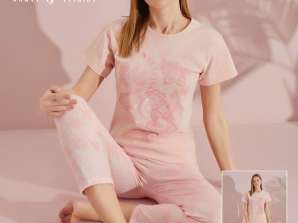 Découvrez notre sélection de pyjamas femme de haute qualité à manches courtes et des modèles variés.