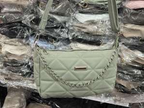 Trendy kvinders håndtasker med farve og modelalternativer til enhver smag.