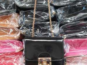 Trendy women's handbags with alternative color and style variants for wholesale.