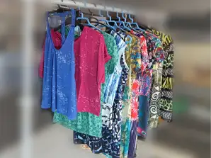 Lote de 50 uds. artículos, en su mayoría ropa de mujer, el 90% del lote consiste en artículos para la temporada de verano