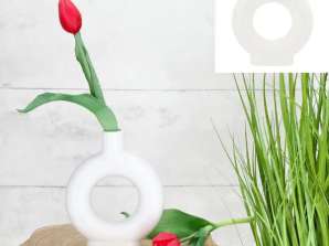 Malá bílá keramická váza kulatá 15cm vysoká stylová dekorace na stůl