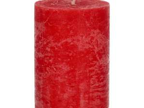 Medium rustikk søylelys i Ruby Red 7x10cm iøynefallende dekorelement