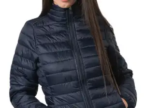 Merkede jakker for kvinner i forskjellige stiler, størrelser og farger for vinteren