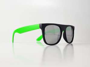 Czarne okulary przeciwsłoneczne TopTen z zielonymi nogawkami SRP352CGGRN