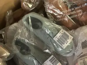 4 € per pair in a shoe ensemble with a variety of models and sizes, including mix cardboard, remaining stock pallet, women's shoes, men's shoes.