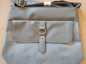 Жіноча сумка сірого кольору з плечовим ременем