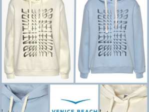 020098 hoodie för kvinnor från Venice Beach. En modell i ljusbeige och blå färg