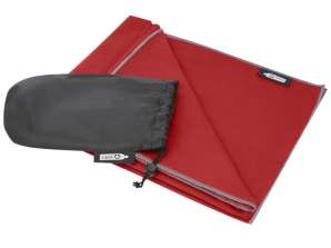 Ultraľahký a rýchloschnúci uterák Pieter z rPET červenej – udržateľne kompaktný a výkonný