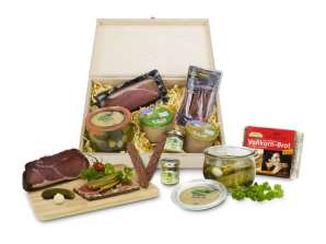 Hearty gourmet box Premium selection of delicacies