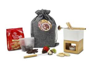 Charming gift set: Chocolate fondue enjoyment in a bag