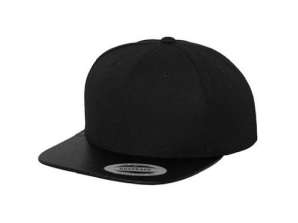 Moderna gorra snapback de carbono, elegante y funcional