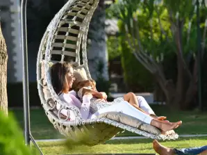 Cadeira suspensa Gowoll de vime PE com estrutura e almofadas, balanço de jardim