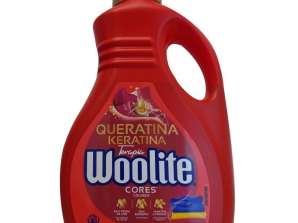 Woolite nestemäinen pesuaine 30 annosta. 1,65 L. Värit.