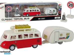 Ensemble de véhicule de bus rouge avec caravane