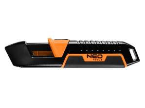 Nož s trapezoidnim rezilom. varen