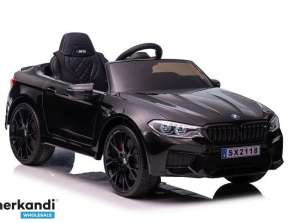 BMW M5 mustaks värvitud akuga auto