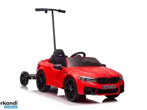 BMW M5 akumuliatorinis automobilis su pagrindine platforma raudonai nudažytas