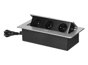 Einbausteckdose für den Tisch mit flacher gefräster Kante und einem Kabel von 1,5 m. 3x2P Z. silber