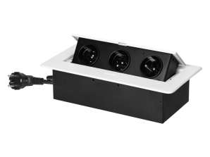 Eingebautes Möbelsteckdose in die Arbeitsplatte mit flachem gefrästem Rand und einem 1,5m Kabel. 3x2P Z. weiß