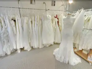A la venta: lote de 35 vestidos de novia nuevos de una boutique francesa de alta gama especializada en alquiler/venta a medida.