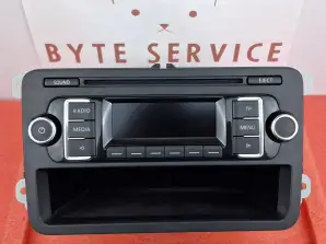 Volkswagen Polo Radio RCD210 5M0035156D 5M0035156DX Jauns Oriģināls