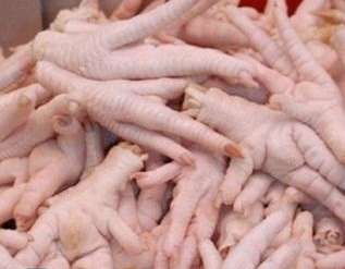 Ganzes gefrorenes Huhn, Hühnerfüße, Flügel, Beine, Brust