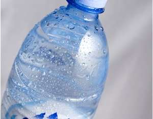 Agua mineral fresca