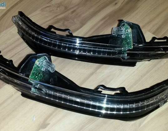 Pagrieziena signāls Audi Q7 / ārējais spogulis / 4M0 949 101 A / 102 A ..