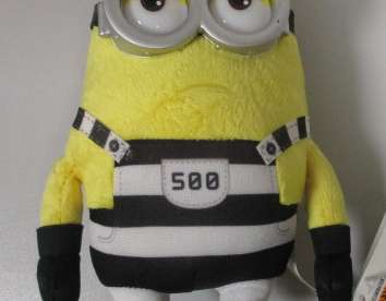 Peluche Minion en prison (Moi, moche et méchant)