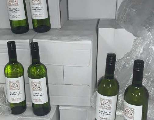 Parti Kırmızı Şarap (Merlot) ve Beyaz Şarap (Soufignon blanc) 75cl