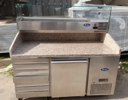 Pizza-Theke mit gekühlter Vitrine