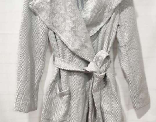 Női márka kabátok Téli vegyes tétel Különböző modellek állnak rendelkezésre REF: 1617