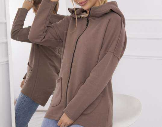 The sweatshirt has a hood, a longer back and a pocket. The sweatshirt is made of insulated material.