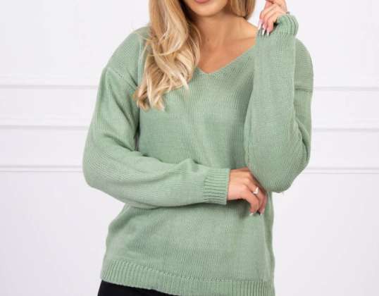 The simple cut is perfect for any occasion. The sweater is made of high quality material.