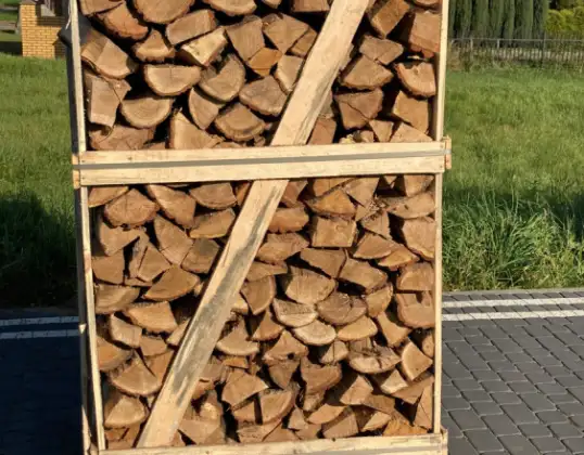 Štiepané palivové drevo na predaj v Skrzypaletet