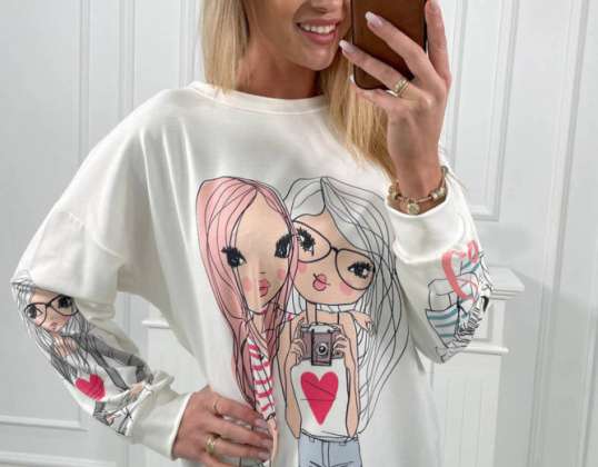 Sweatshirt with a print girls heart