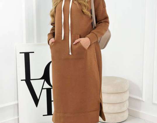 A long Italian insulated dress with a pocket at the front is the perfect proposition for colder days, combining style with functionality. Made of high